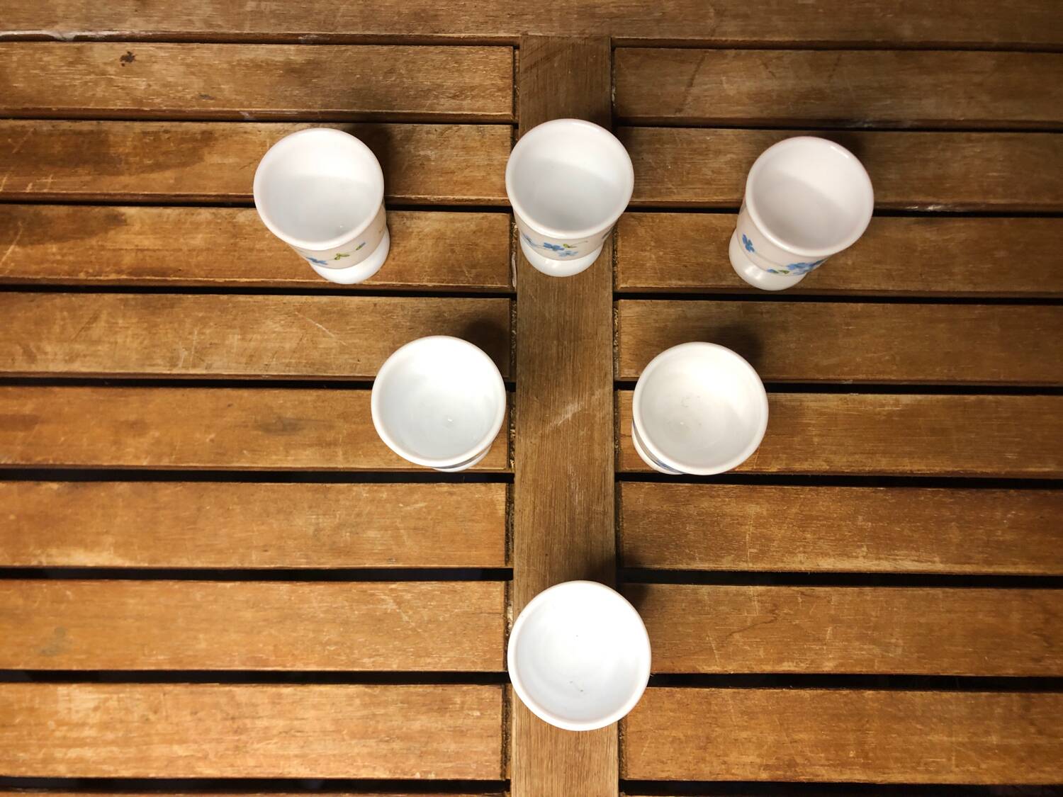 Set of 4 white opaline glass egg cups blue flower decor france vintage #a519