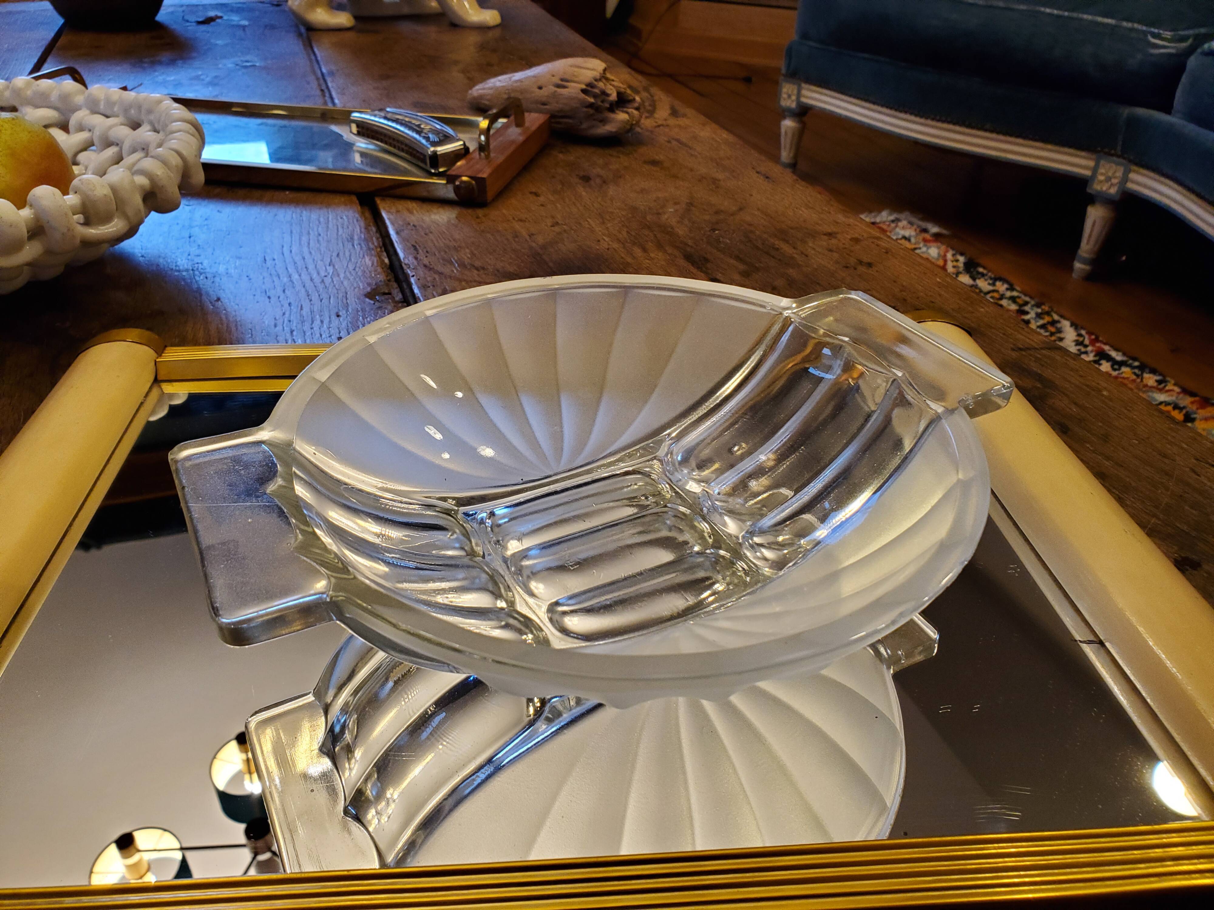 Empty art deco pocket