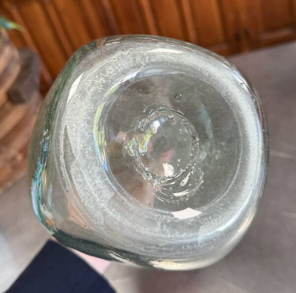 Biot : Très Importante bouteille en verre bullé