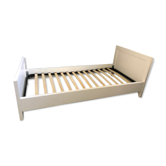 Lit simple Lindart en bois massif peint en blanc