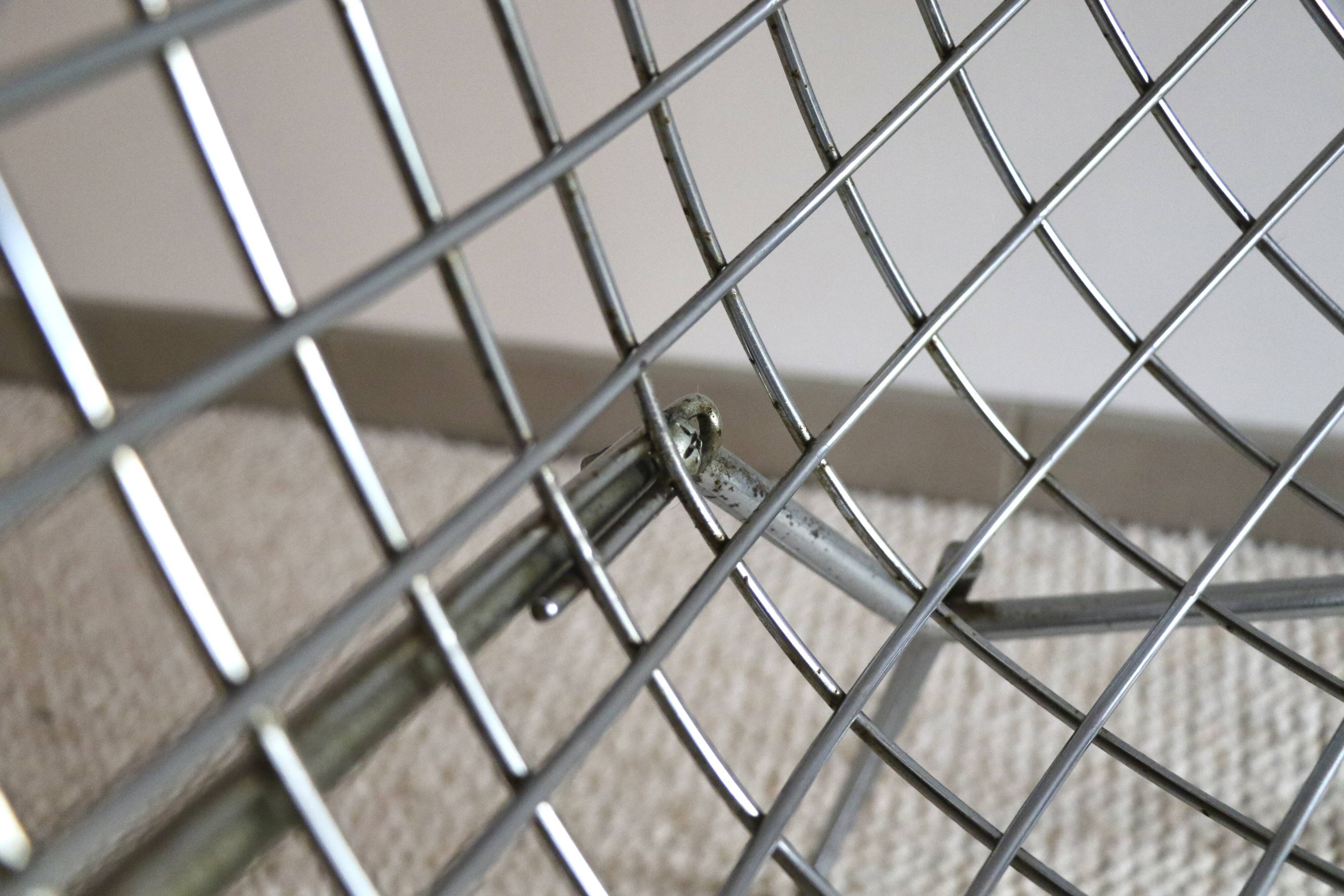 Harry Bertoia Diamond armchair, Knoll edition