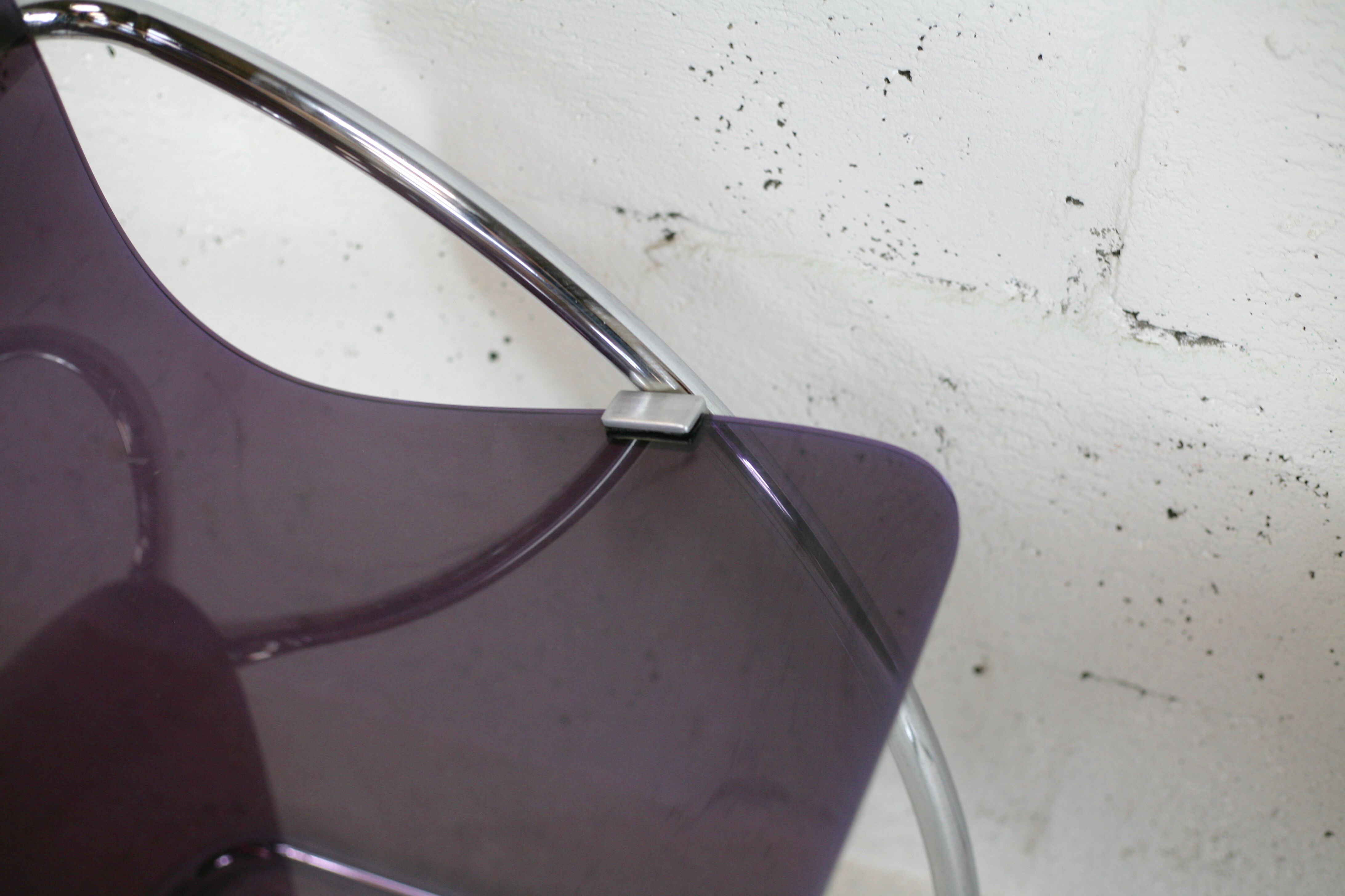 Pair of chairs by Yves Christin, tubular steel, purple plexiglass. Ed. Airborne, France cira 1970