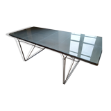 Table Moment du designer Niels Gammelgaard pour Ikea