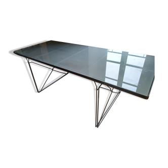 Table Moment du designer Niels Gammelgaard pour Ikea