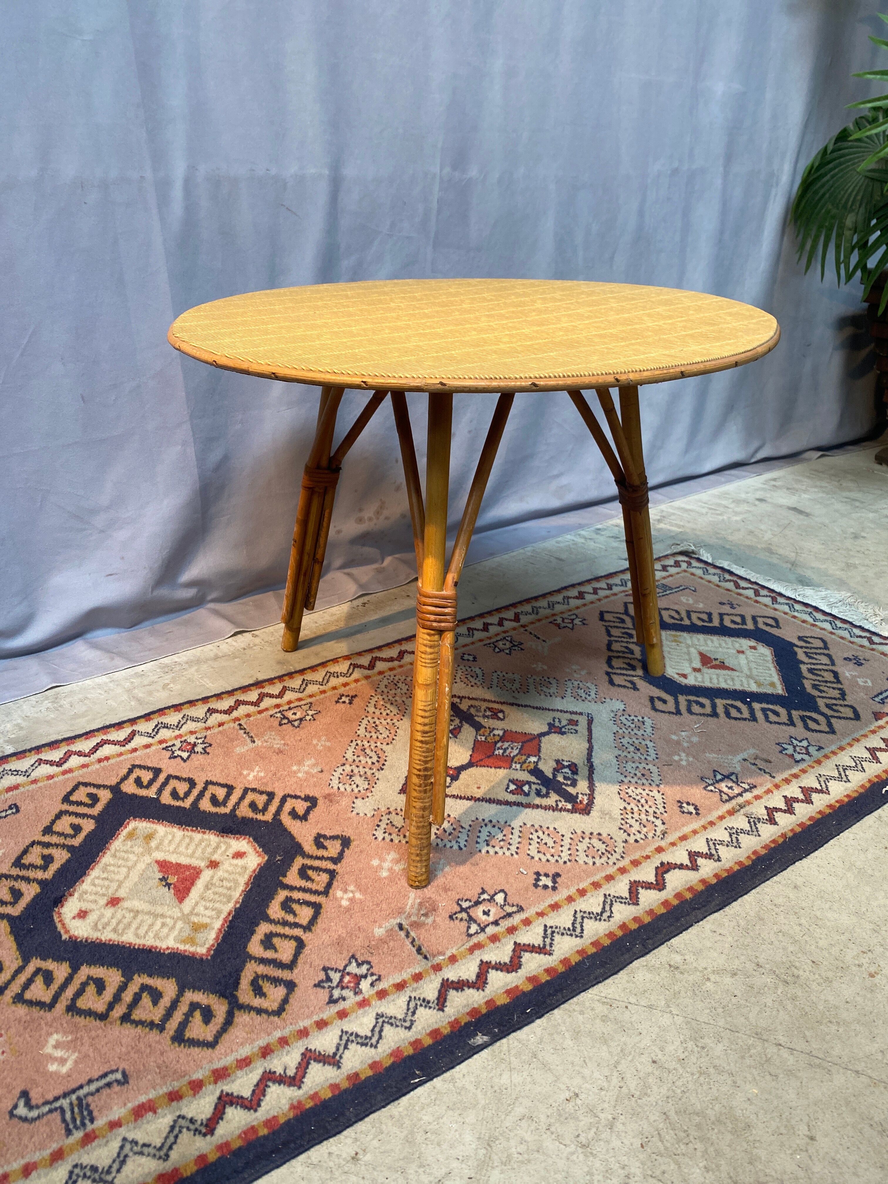 Round rattan and bamboo coffee table