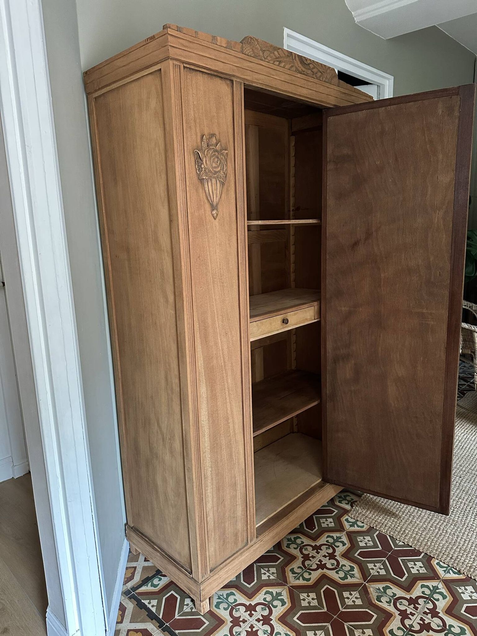 Armoire art déco romantique 