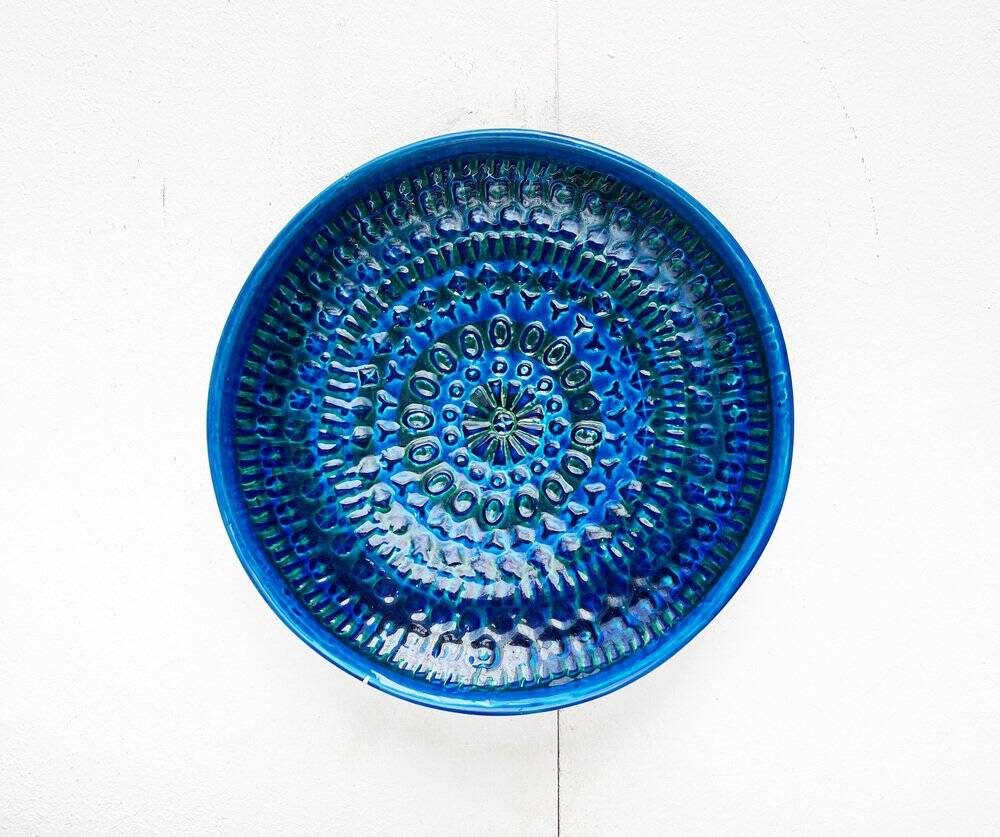 Large wall plate Rimini Blu Italian mid-century by Aldo Londi for Bitossi, 1960s.