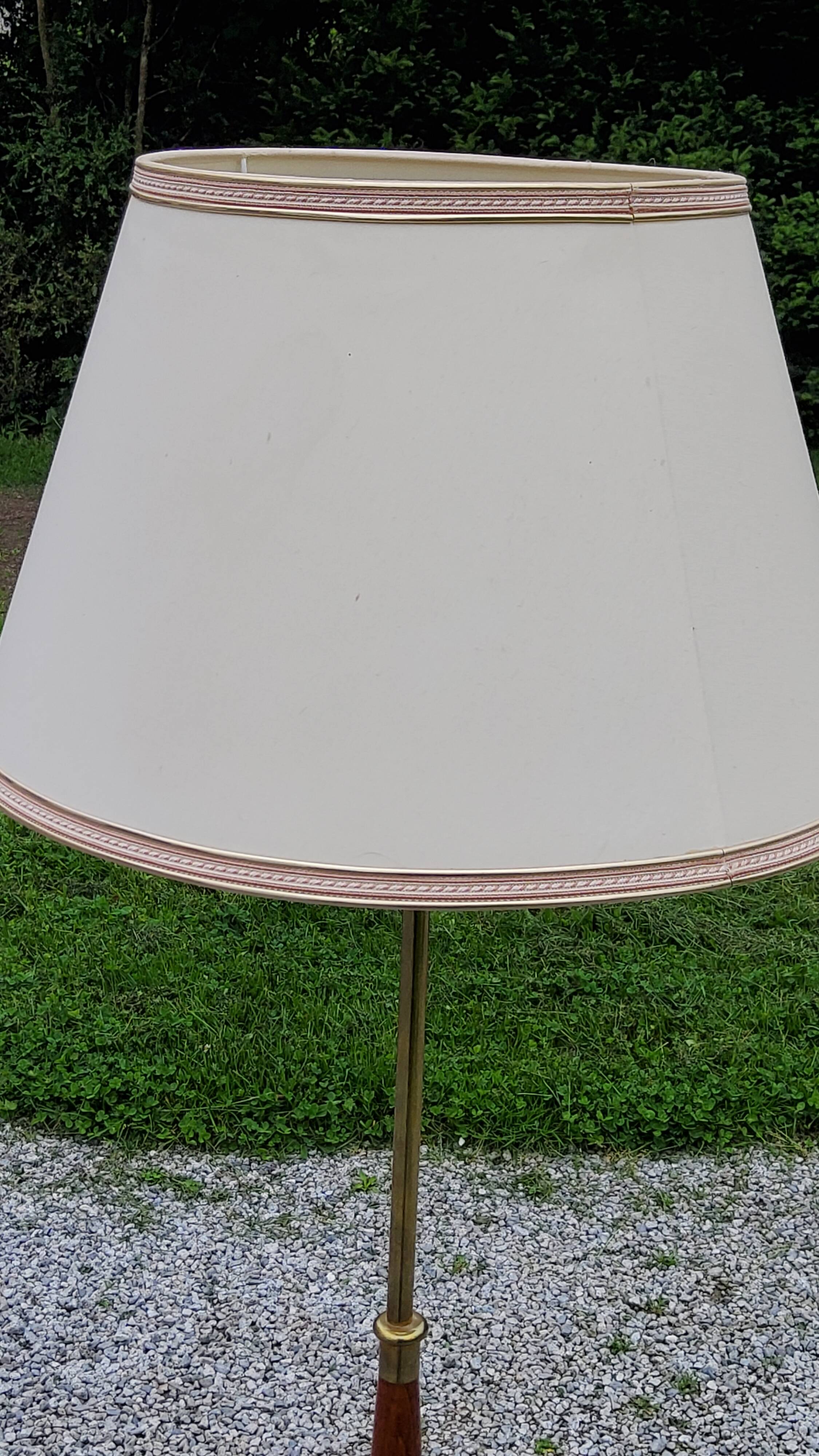 Vintage tripod floor lamp from the 60s in wood and brass