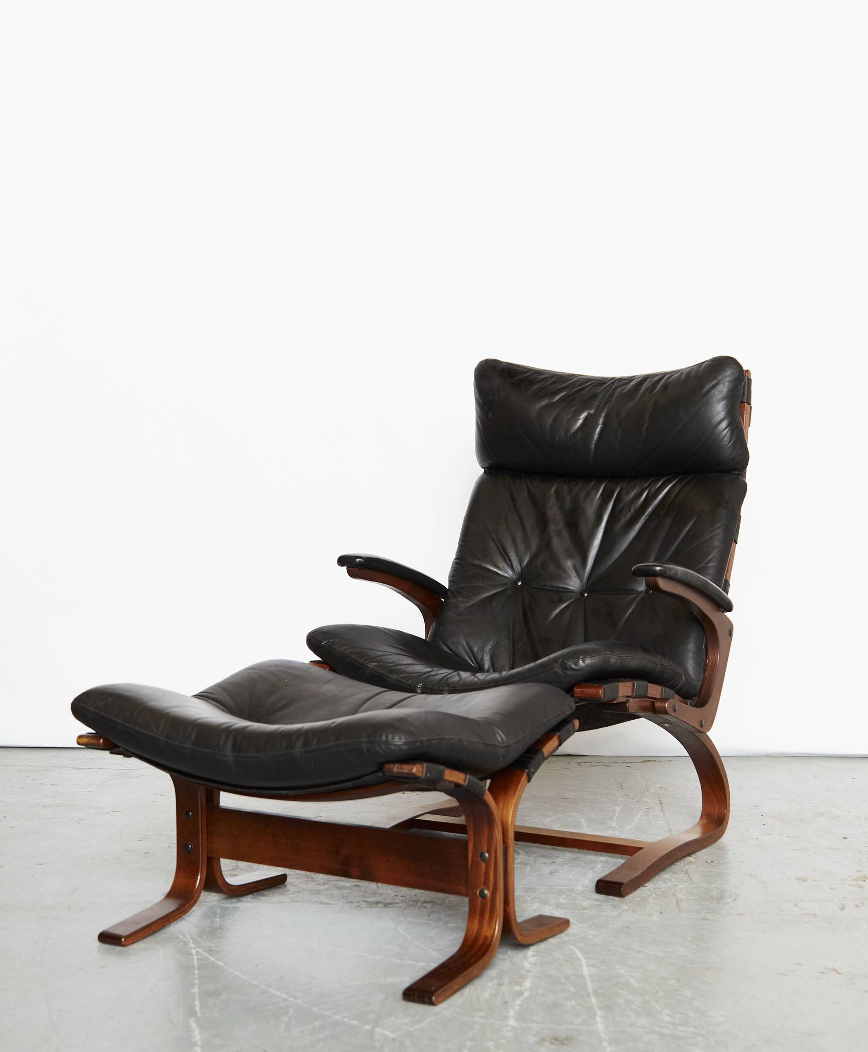 Chaise cantilever avec ottoman par Elsa & Nordahl Solheim pourRybo Rykken