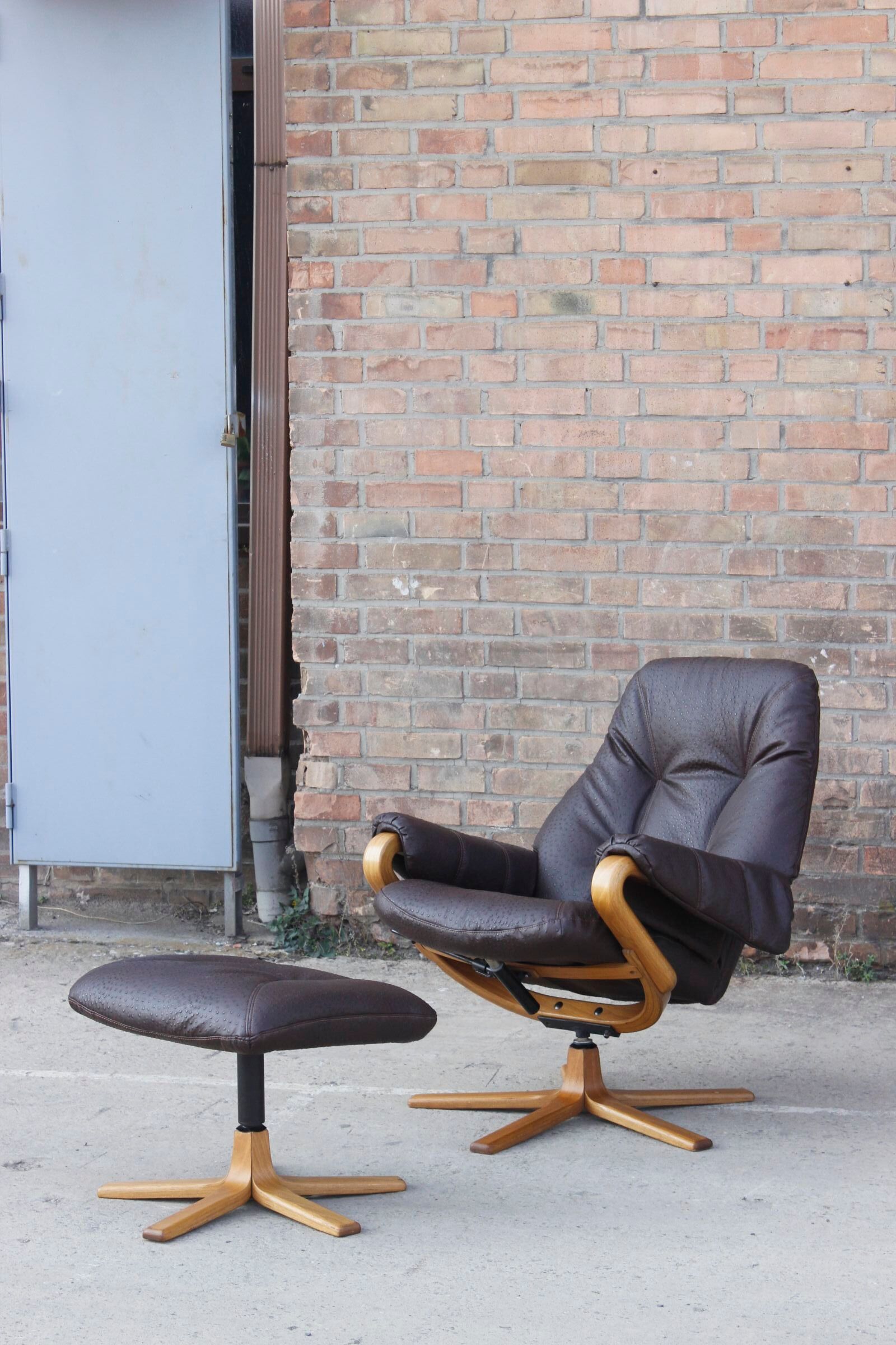 Relaxation armchair & Ottoman Scandinavian design Sweden 1960s