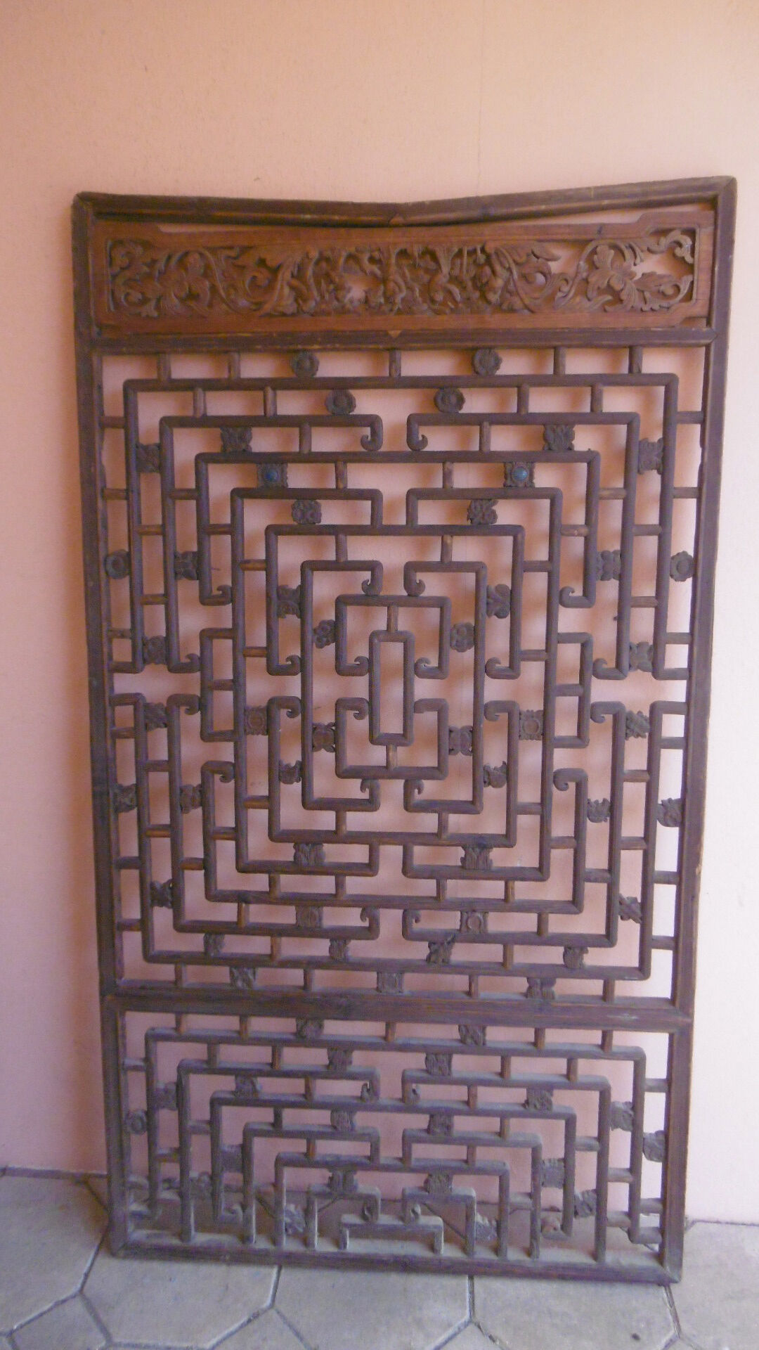 Panneau ancien en bois sculpté de style oriental