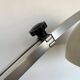 Concevez une lampe sur pied arc ajustable de style Harvey Guzzini des années 1970.