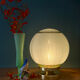 Lampe à poser globe vintage en verre granité vert et doré