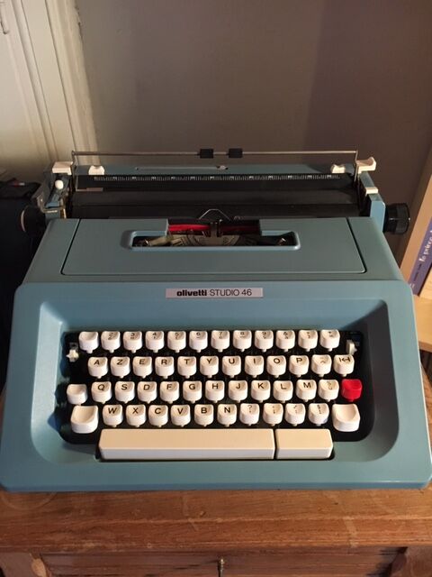 Olivetti typewriter, model Studio 46