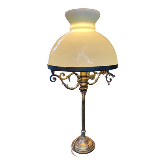 Lampe en opaline bleu clair