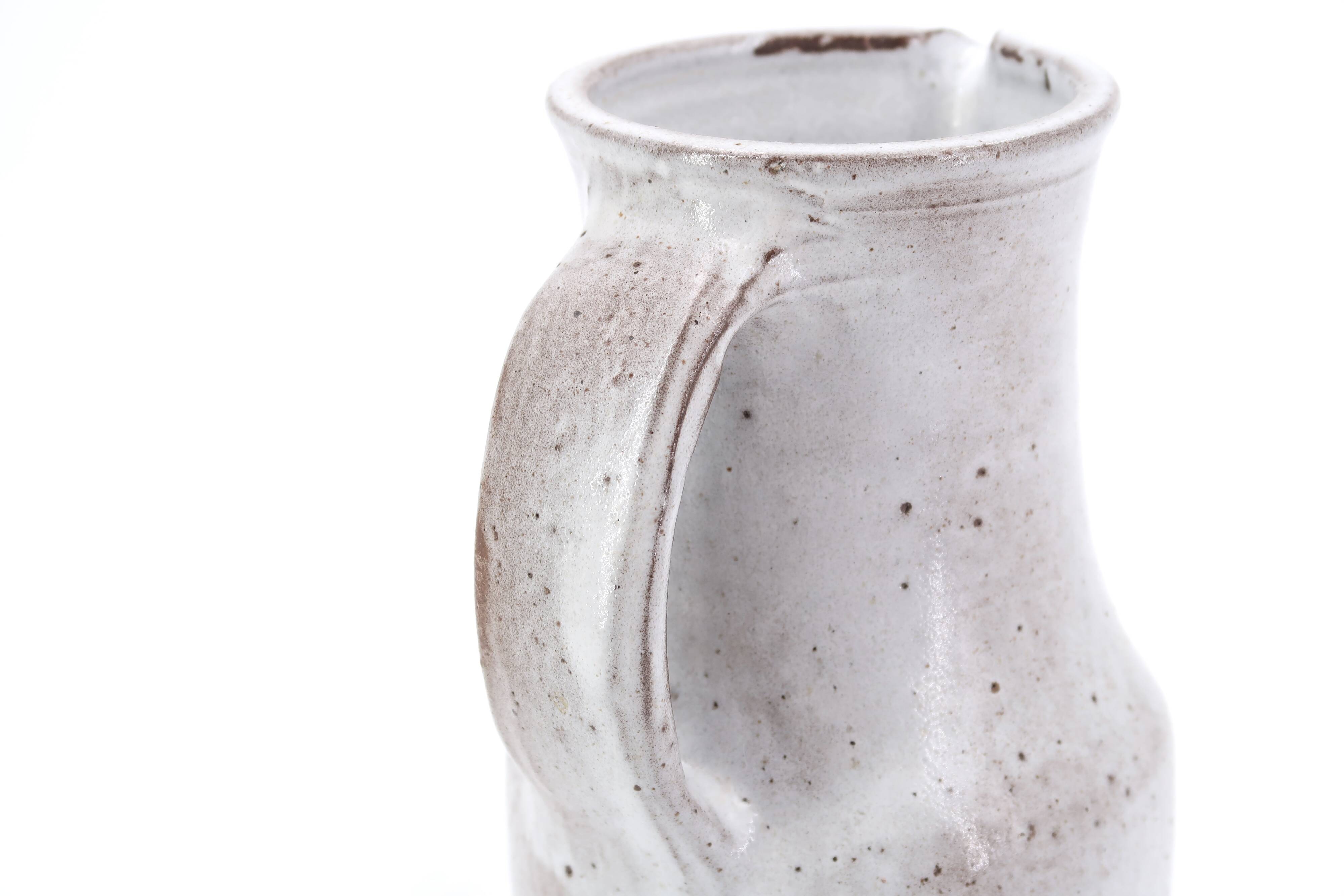 Pichet blanc en grès de Jeanne et Norbert Pierlot