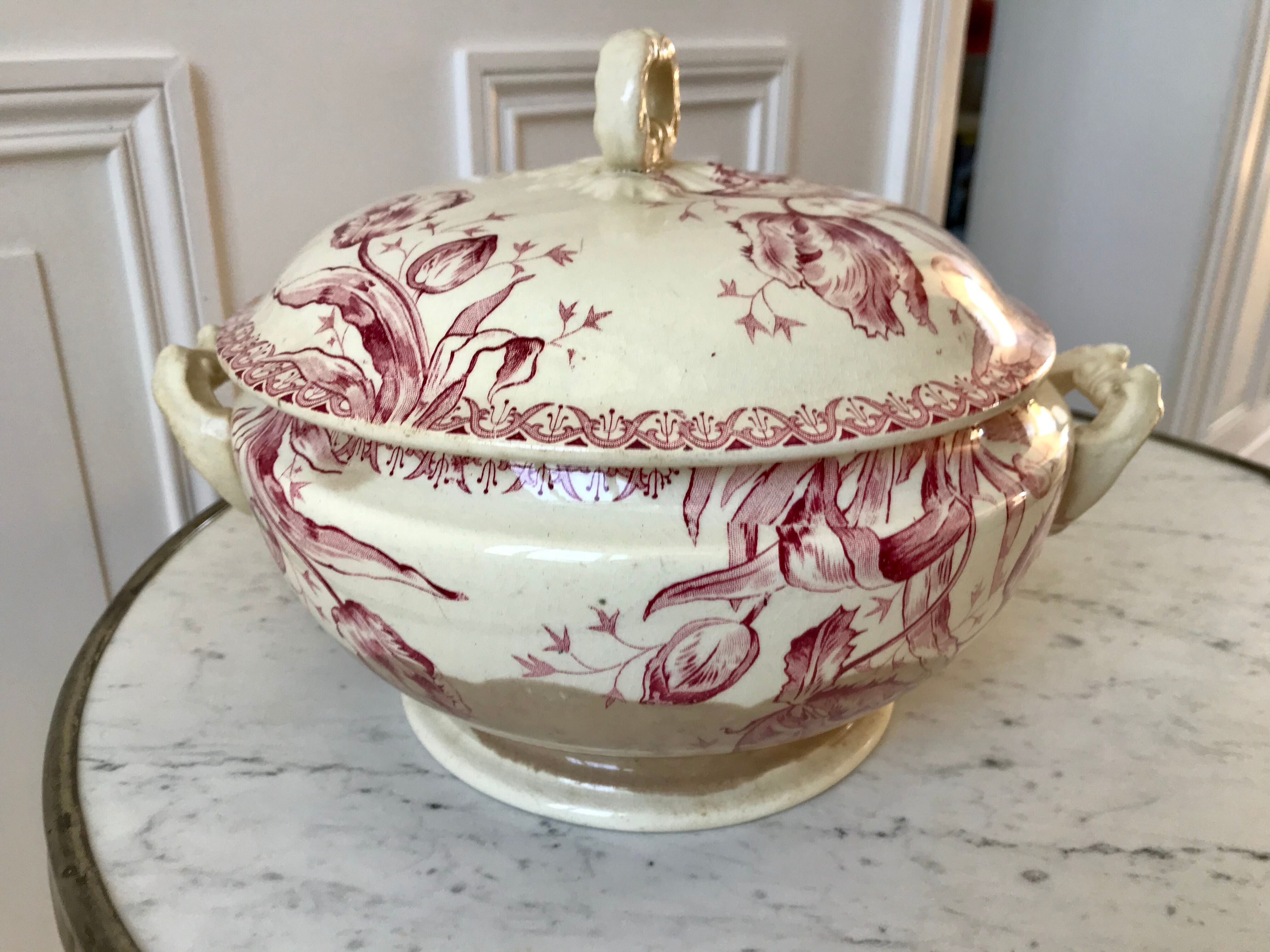 Soup pot Terre de Fer Gien model "July" late nineteenth