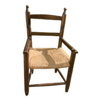 Small wooden and vintage straw children's chair Varnished wood and woven straw