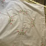 Tablecloth embroidered with colors