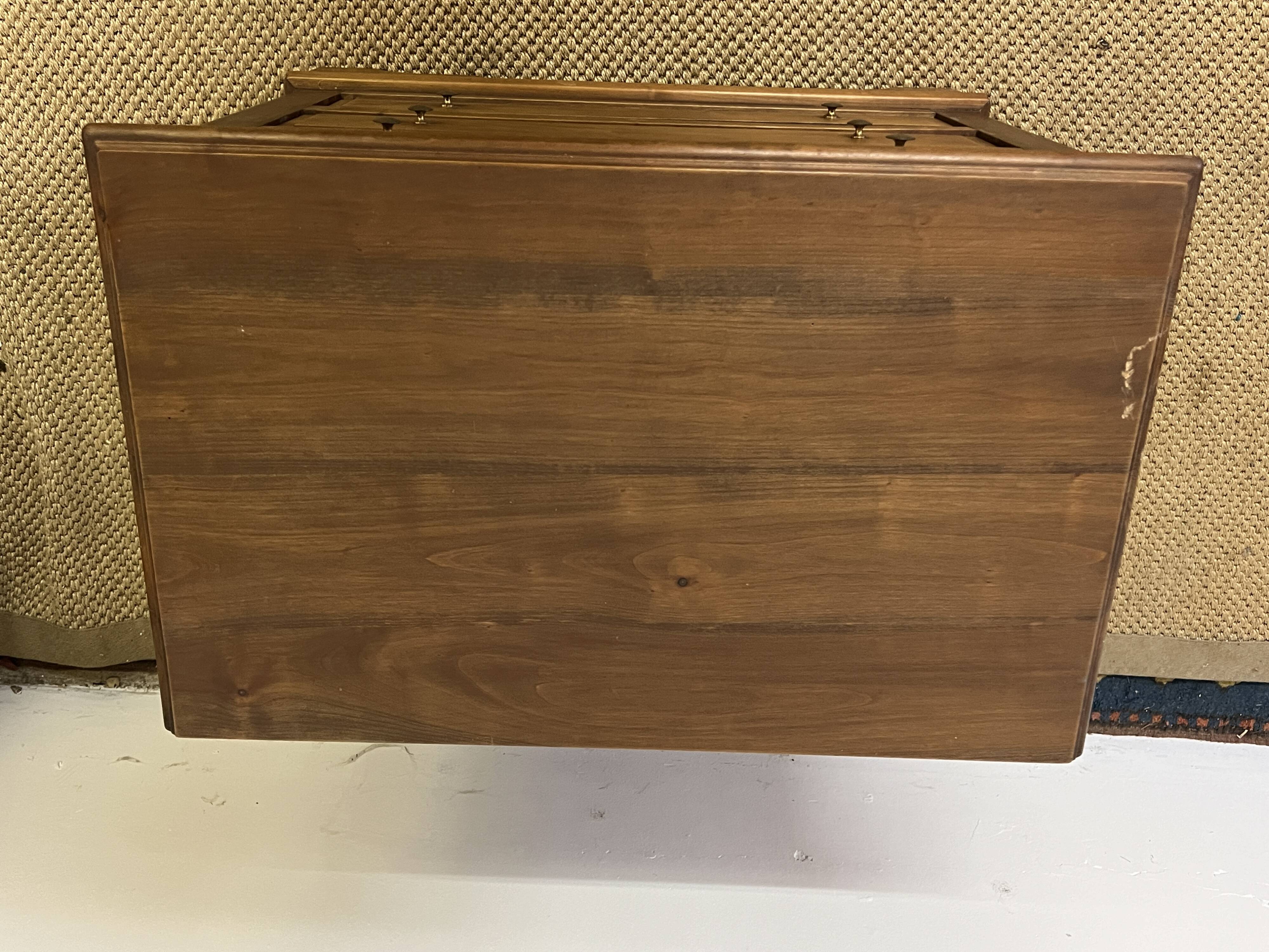 Small vintage wooden chest of drawers 3 drawers