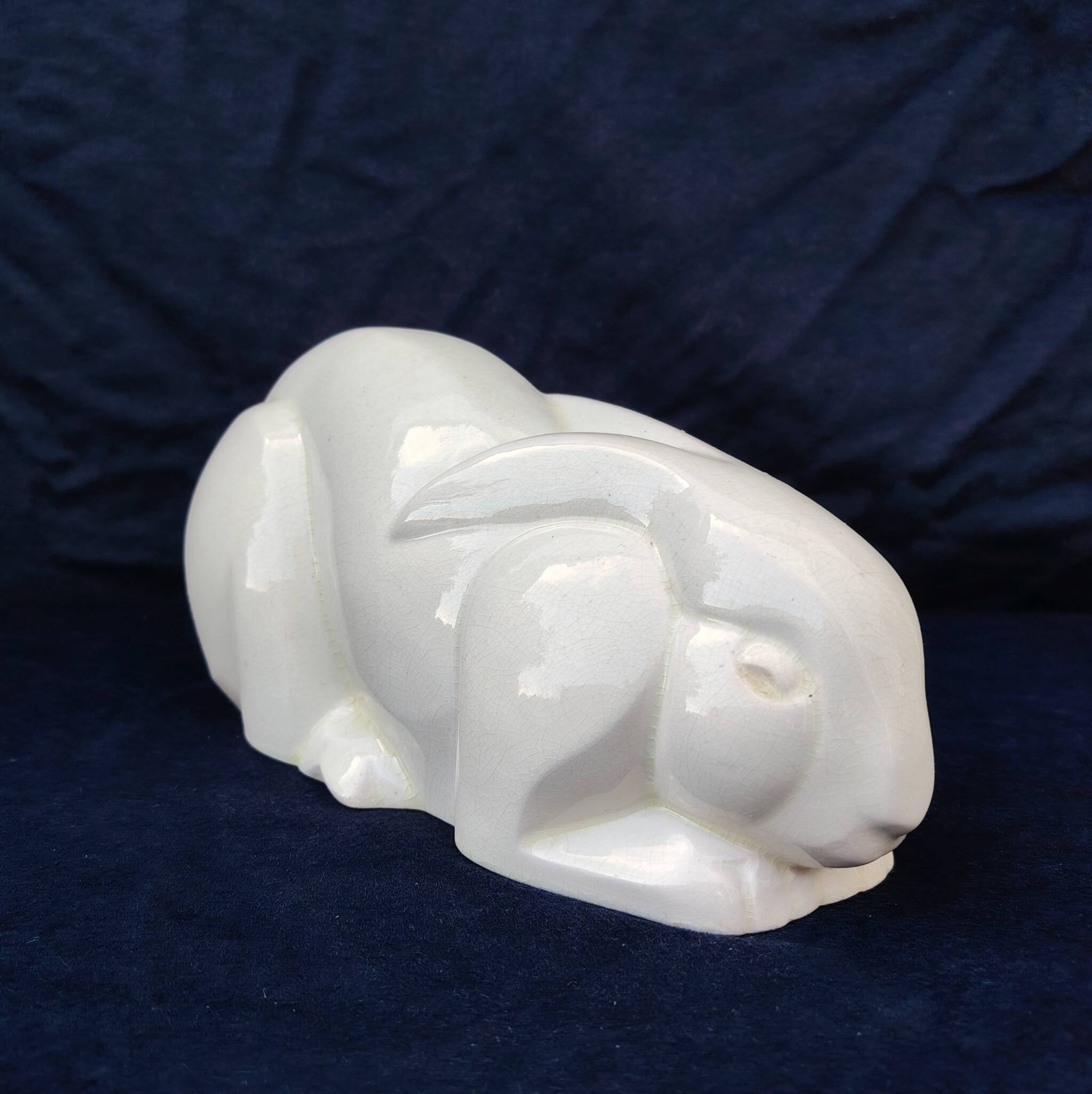 Cracked earthenware rabbit, Lemanceau, Saint Clément