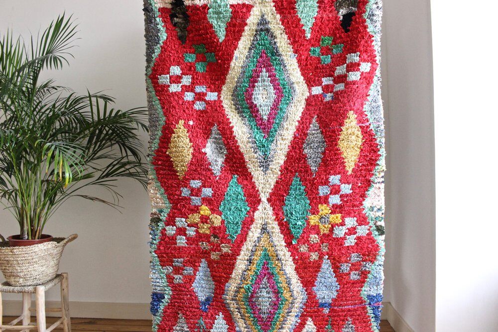Boucherouite woven hand to the Morocco Berber carpet 194x110cm