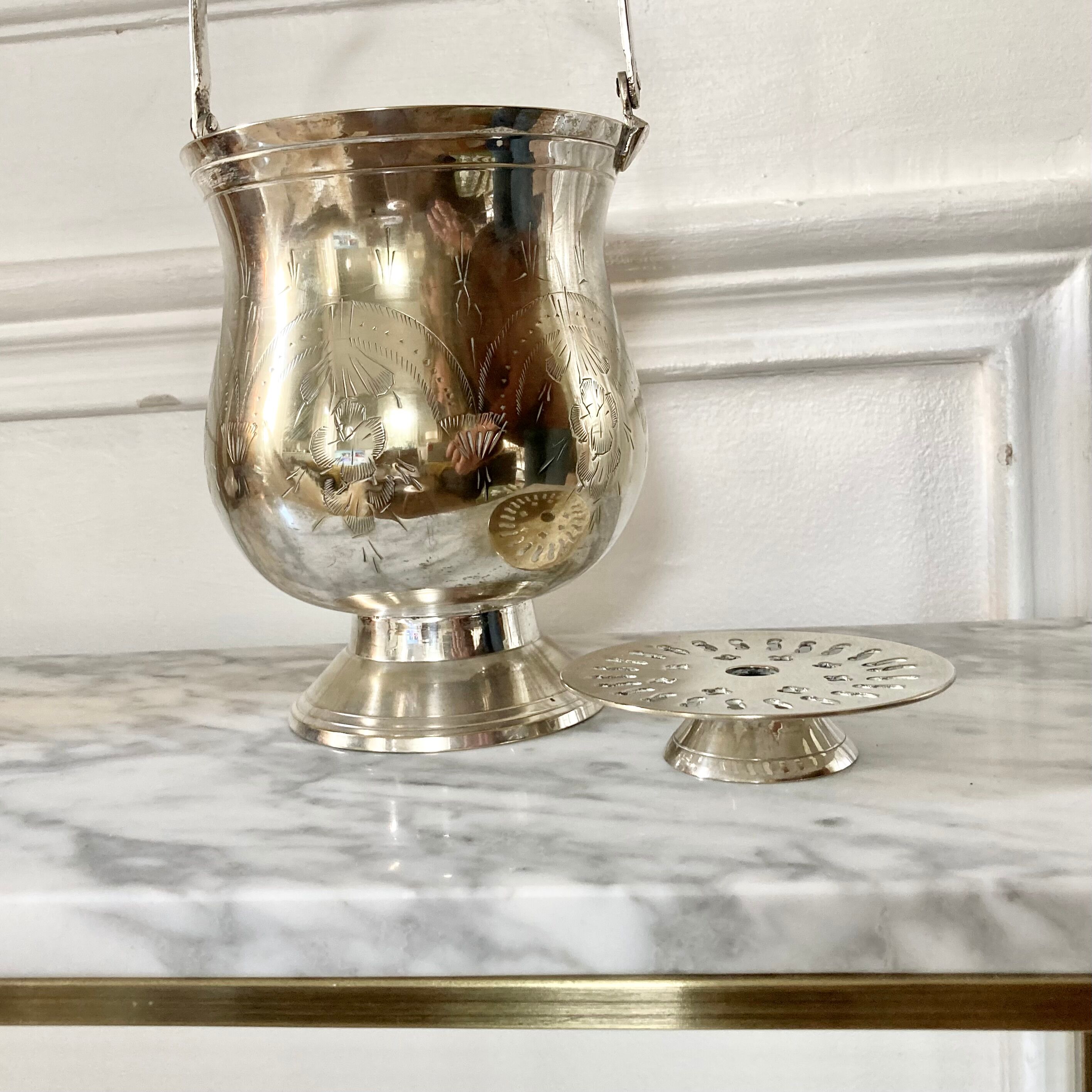 Silver metal ice bucket