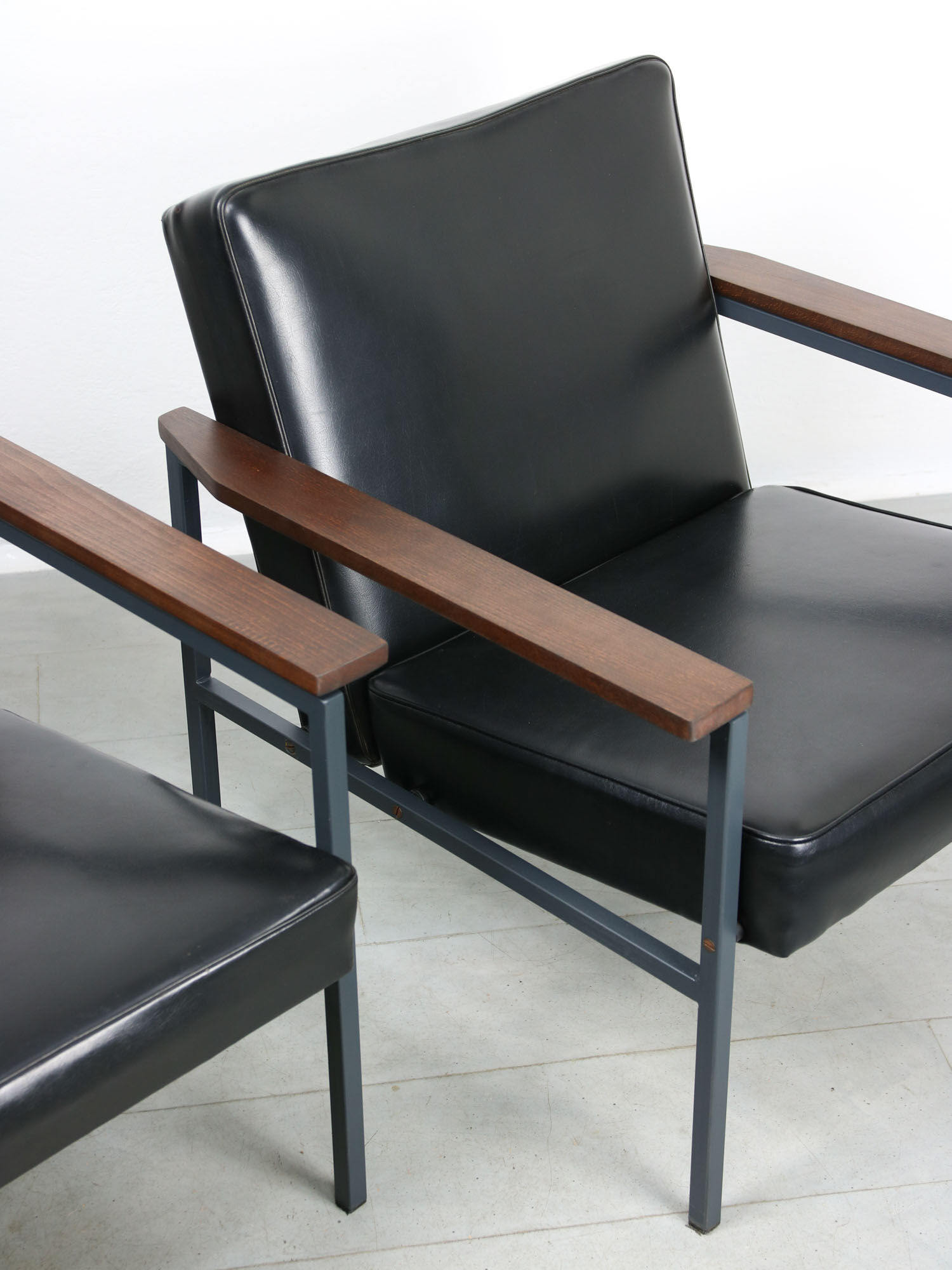 Fauteuil lounge vintage noir Bauhaus, années 70