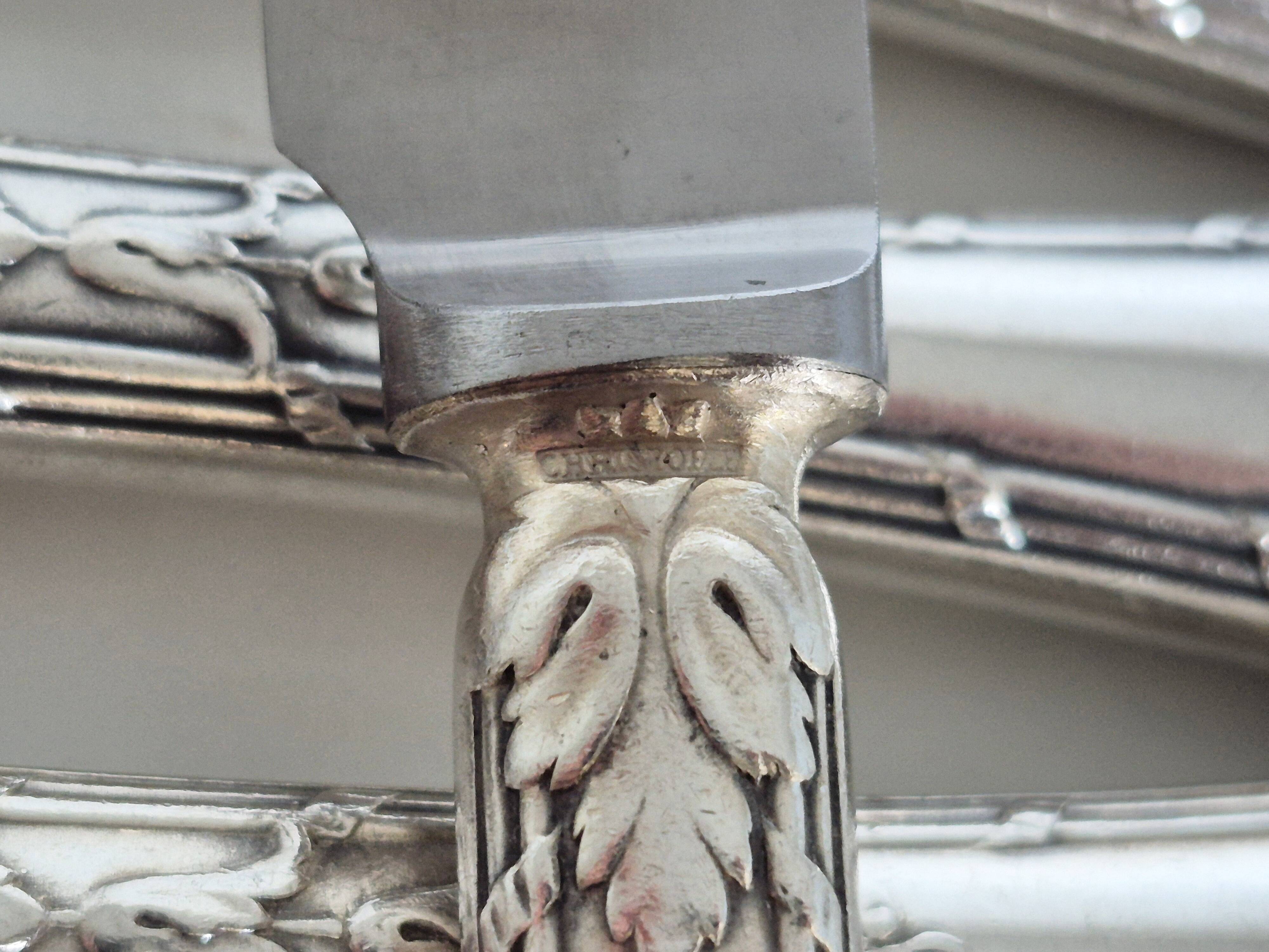 Lot de 6 couteaux de table Christofle ,  lame inox et manche en argent