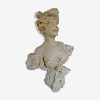 Female bust period 1900