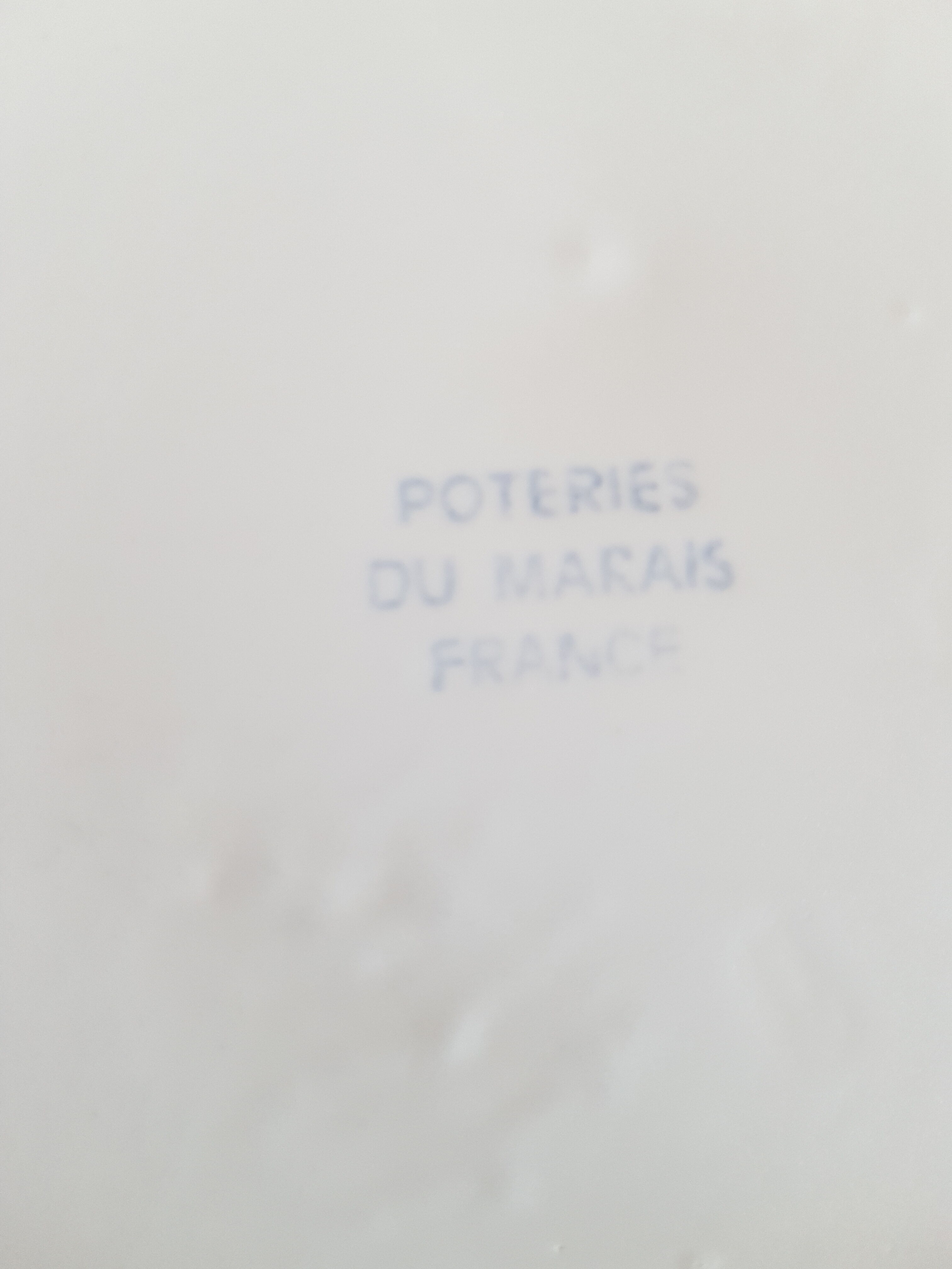 Set of 3 marais pottery plates