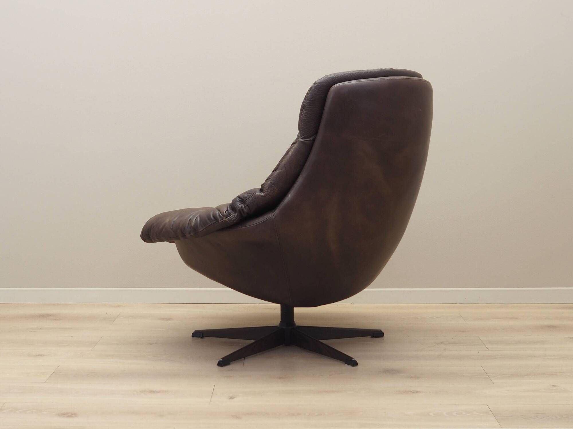 Leather swivel armchair, Danish design, 1960s, designer: H.W. Klein, manufacture: Bramin
