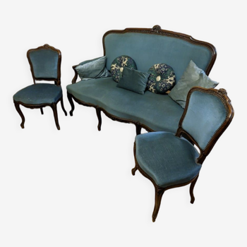 Canapé et 2 chaises style Louis XV datant du 19ème bois massif et velours bleu