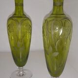 Vases soliflores anciens sur pied verre gravé