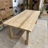 Extendable farmhouse table in solid oak