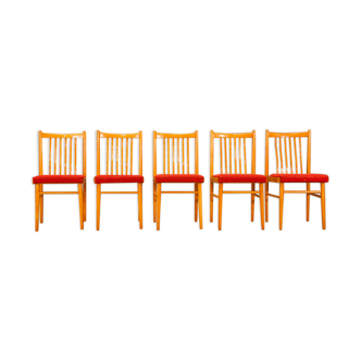 Set of 5 wooden chairs and red fabric