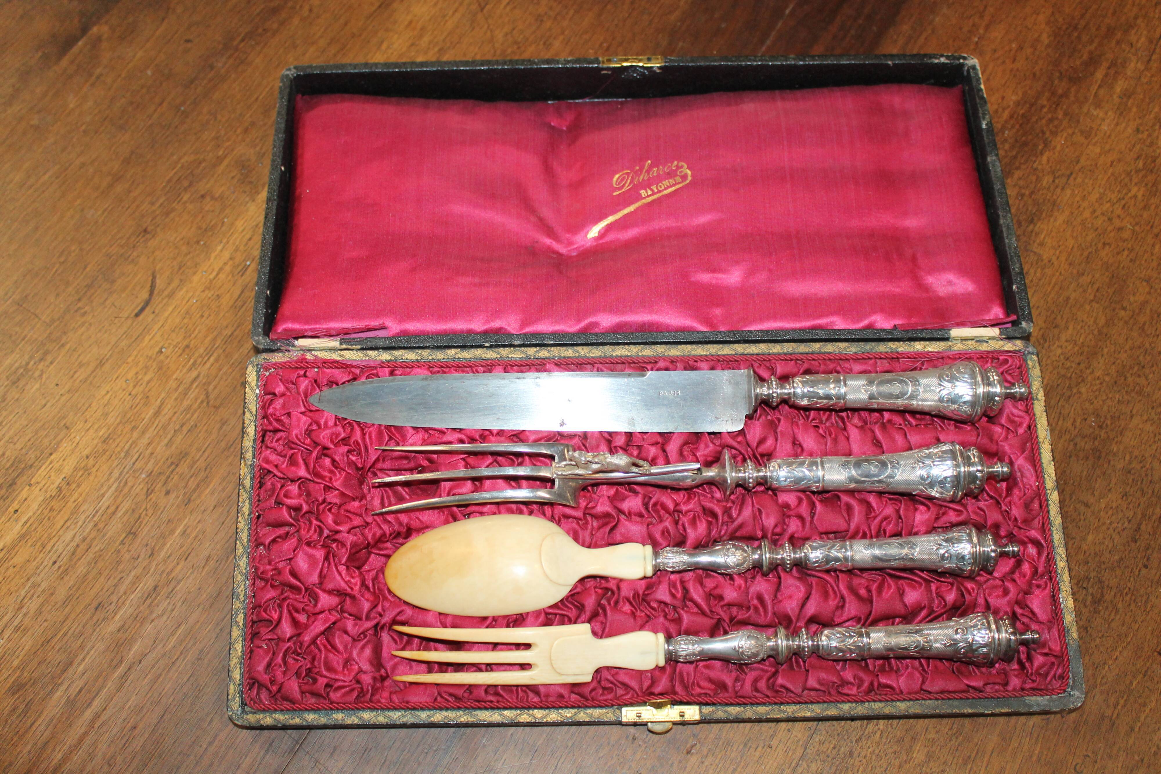 Silver cutlery set
