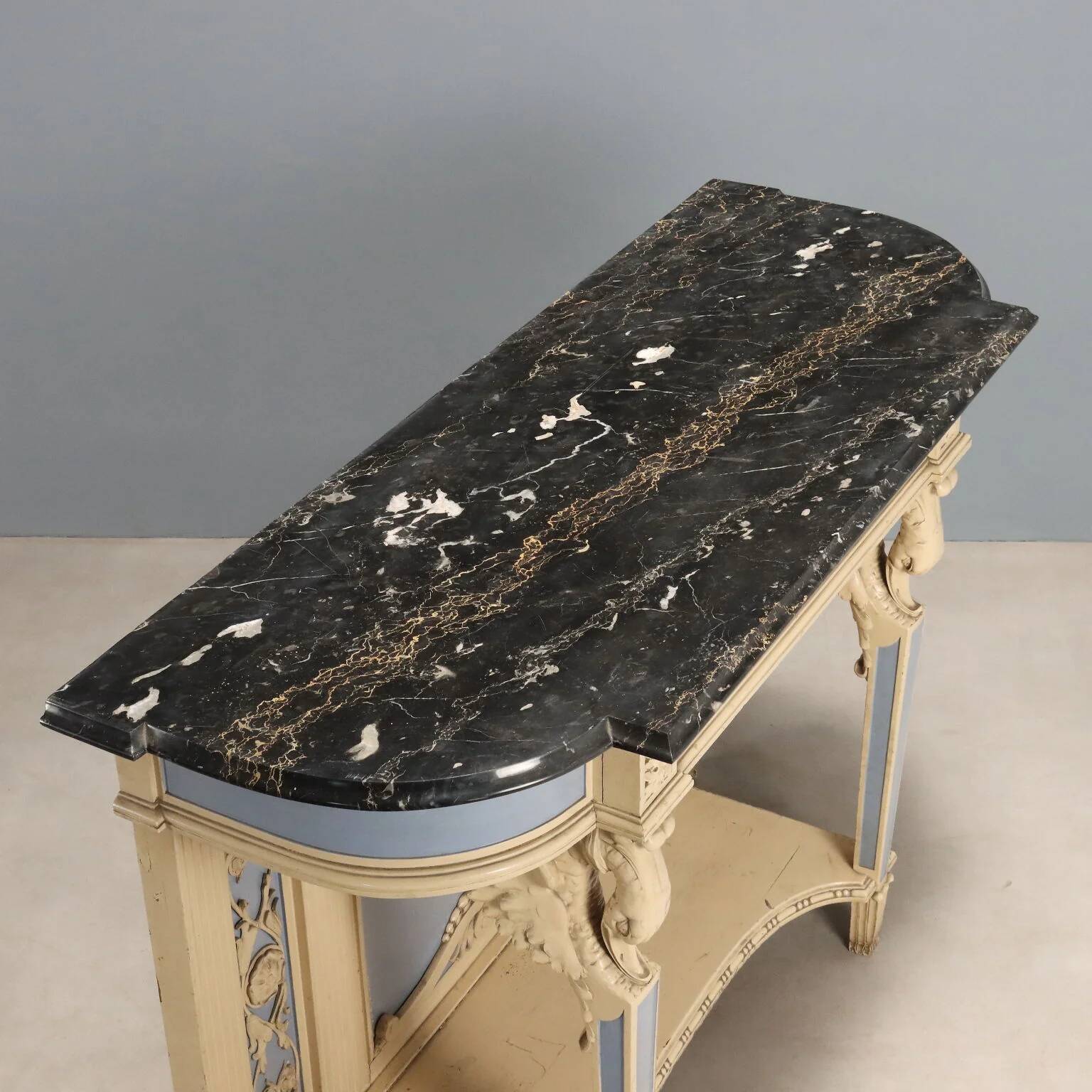 Console ancienne de style néoclassique en bois sculpté, XIXe siècle