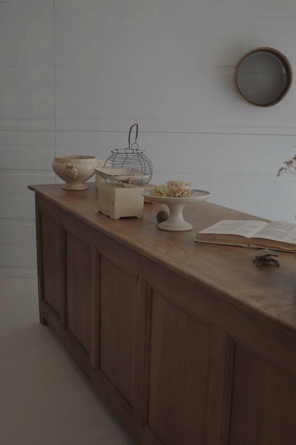 Old trading counter in solid oak – 19th century trade furniture
