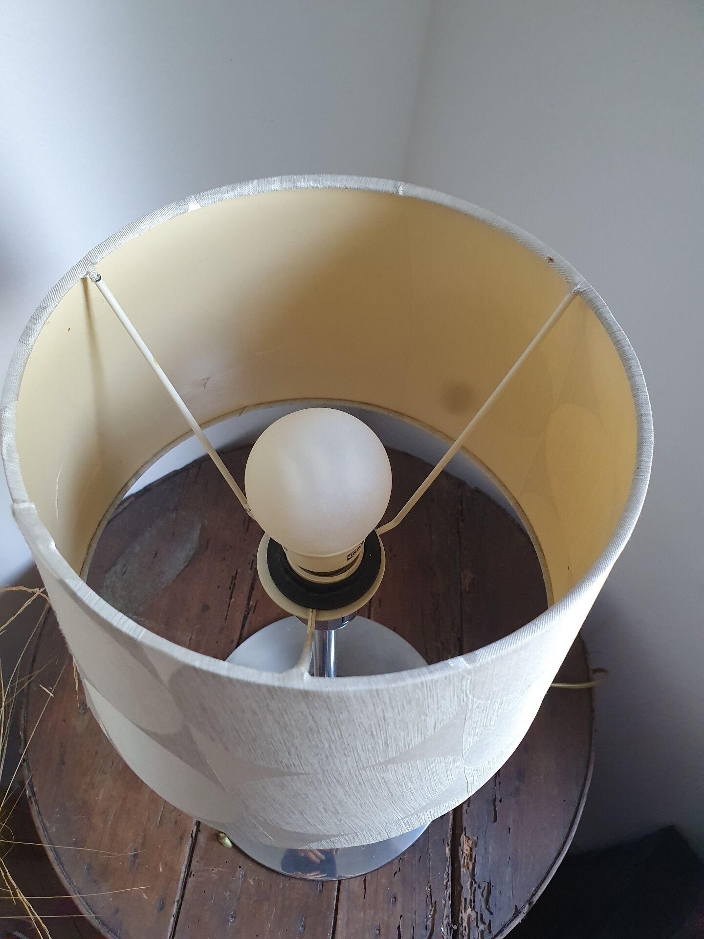 Belle lampe vintage couleur aluminium