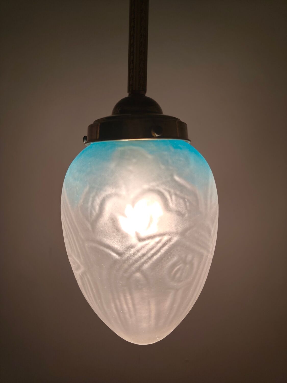 Lámpara "Art Nouveau" de latón y cristal. España, 1930s.