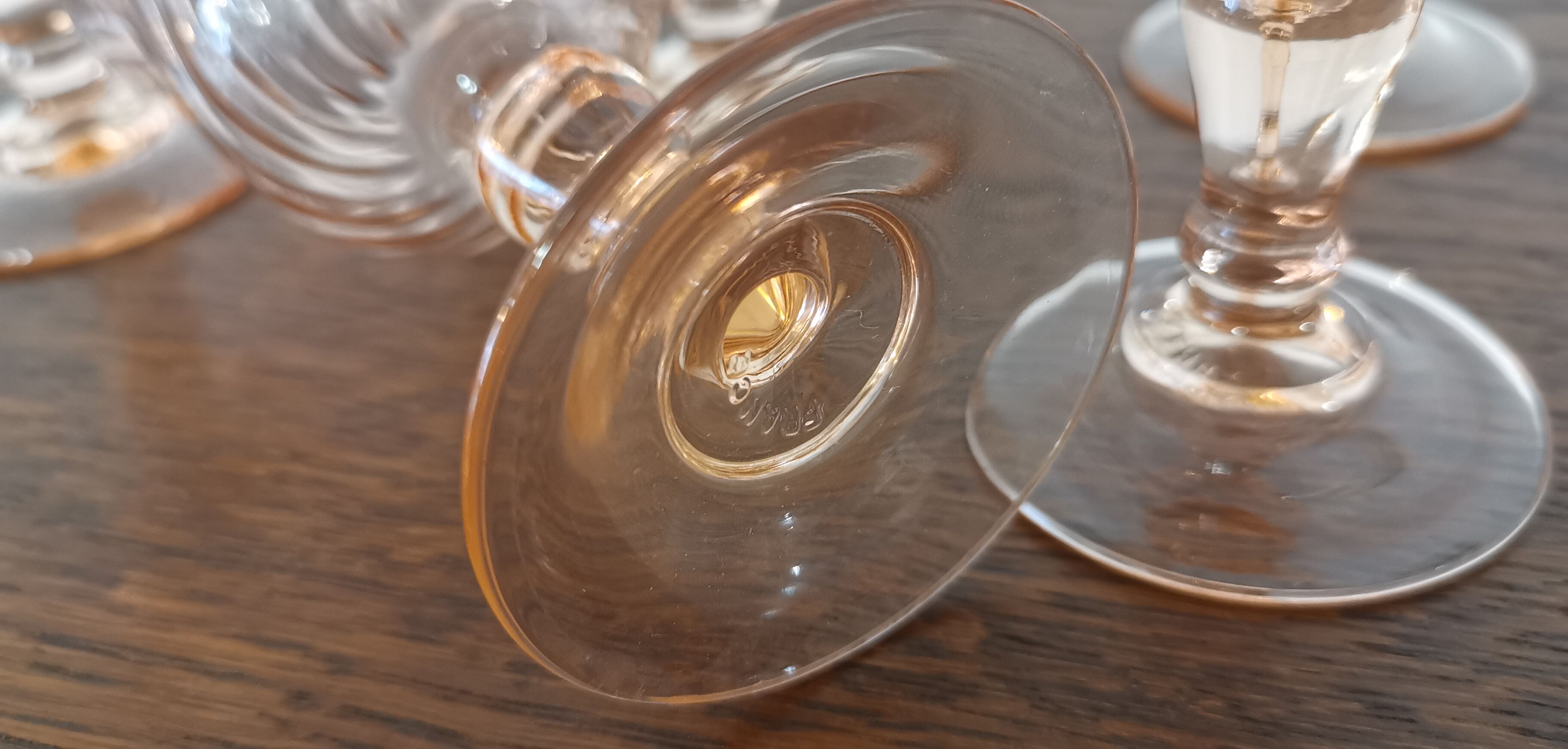 Set of 6 pink twisted white wine glasses "Rosaline" Luminarc France