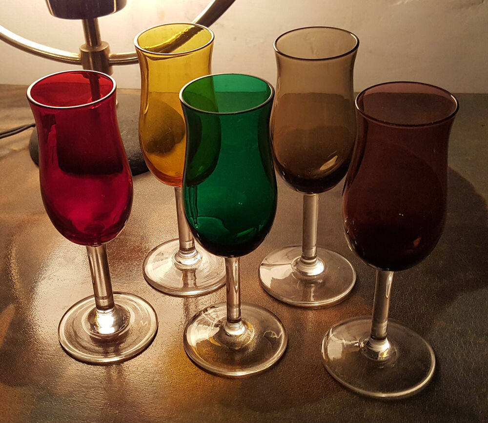 5 feet to liquor multicolor glass set