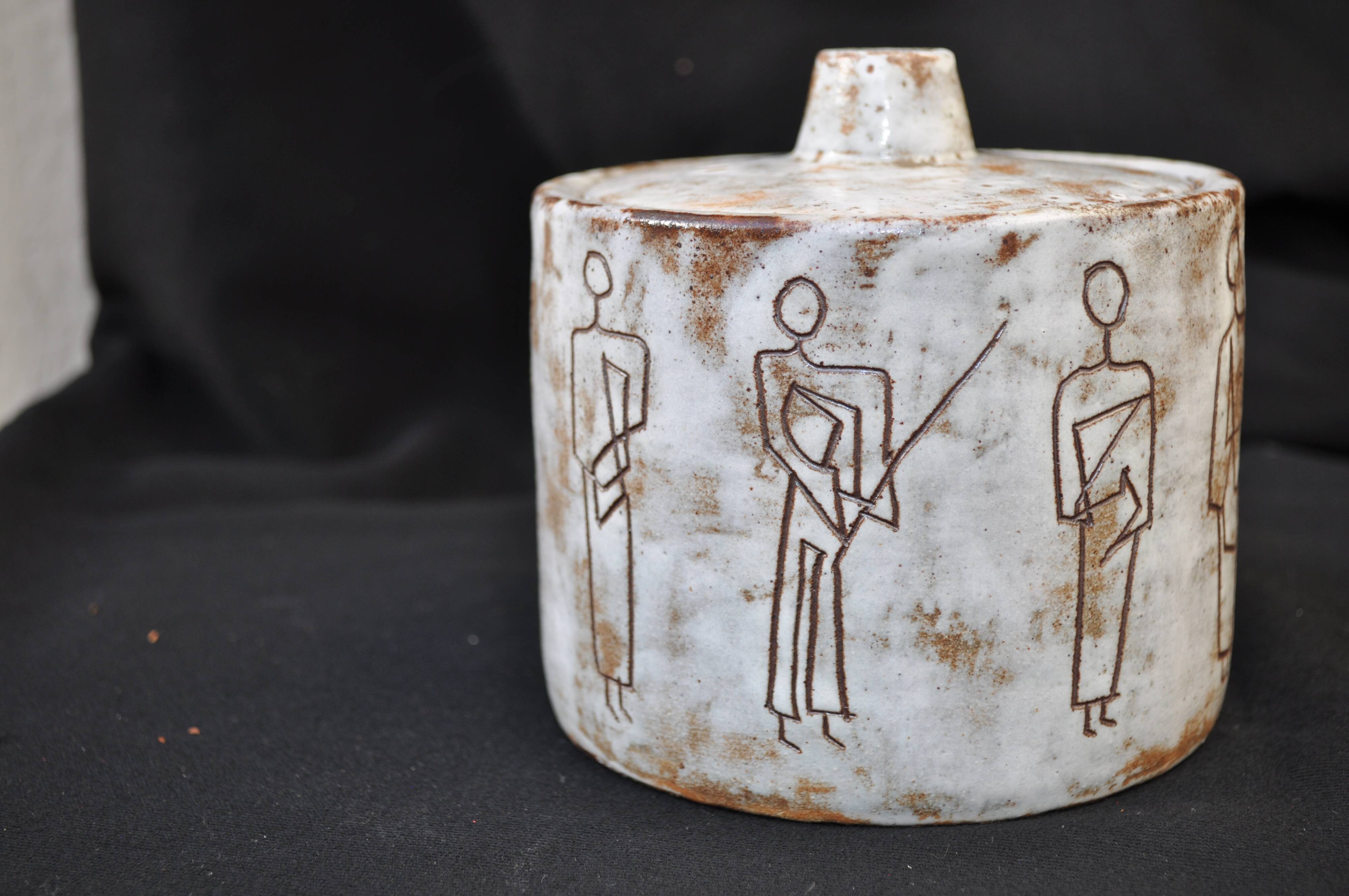 Art pottery lidd signed Kostanda A. Vallauris characters