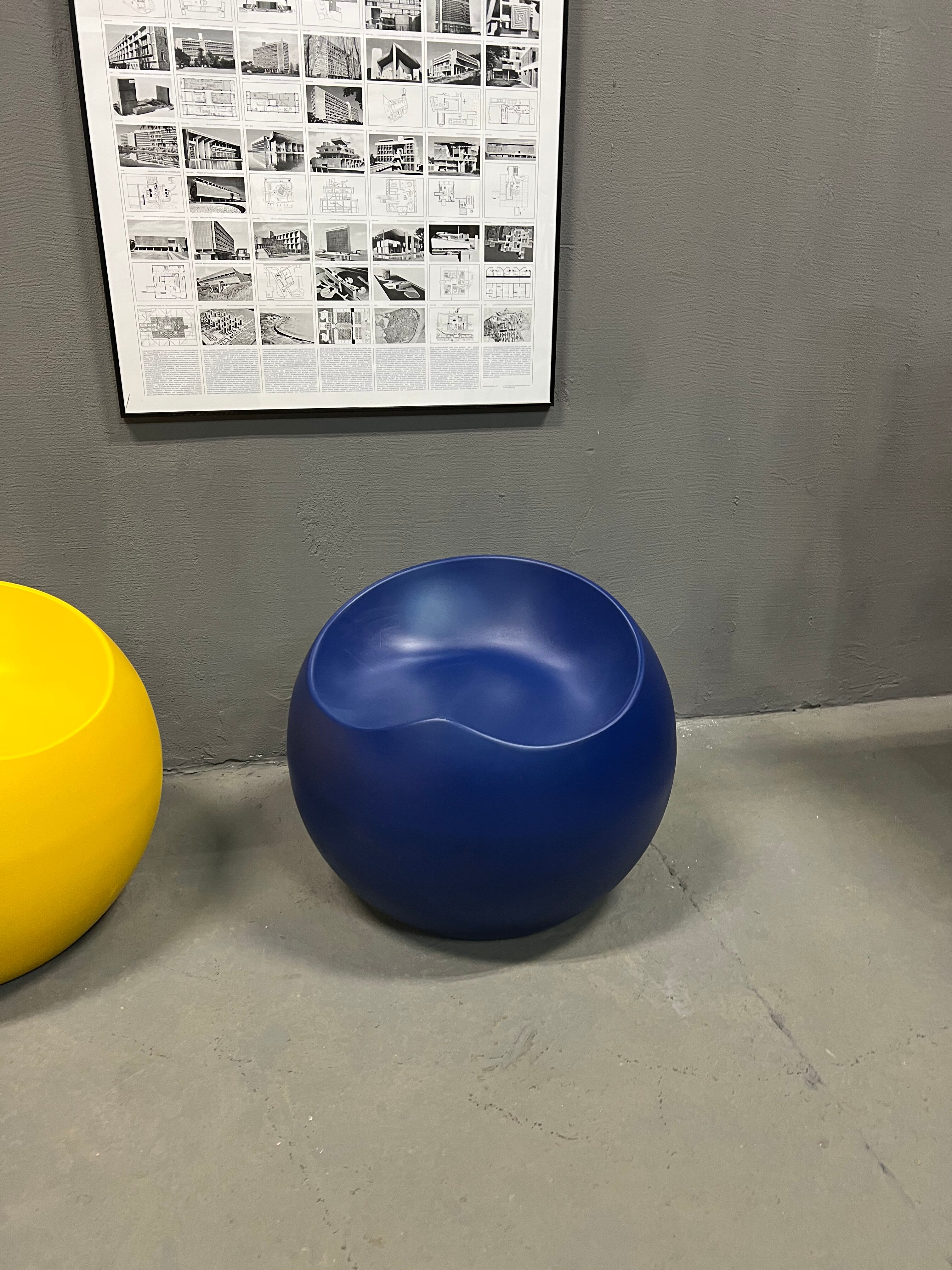 Ball chairs Yellow & blue