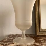 Vase en verre dépoli