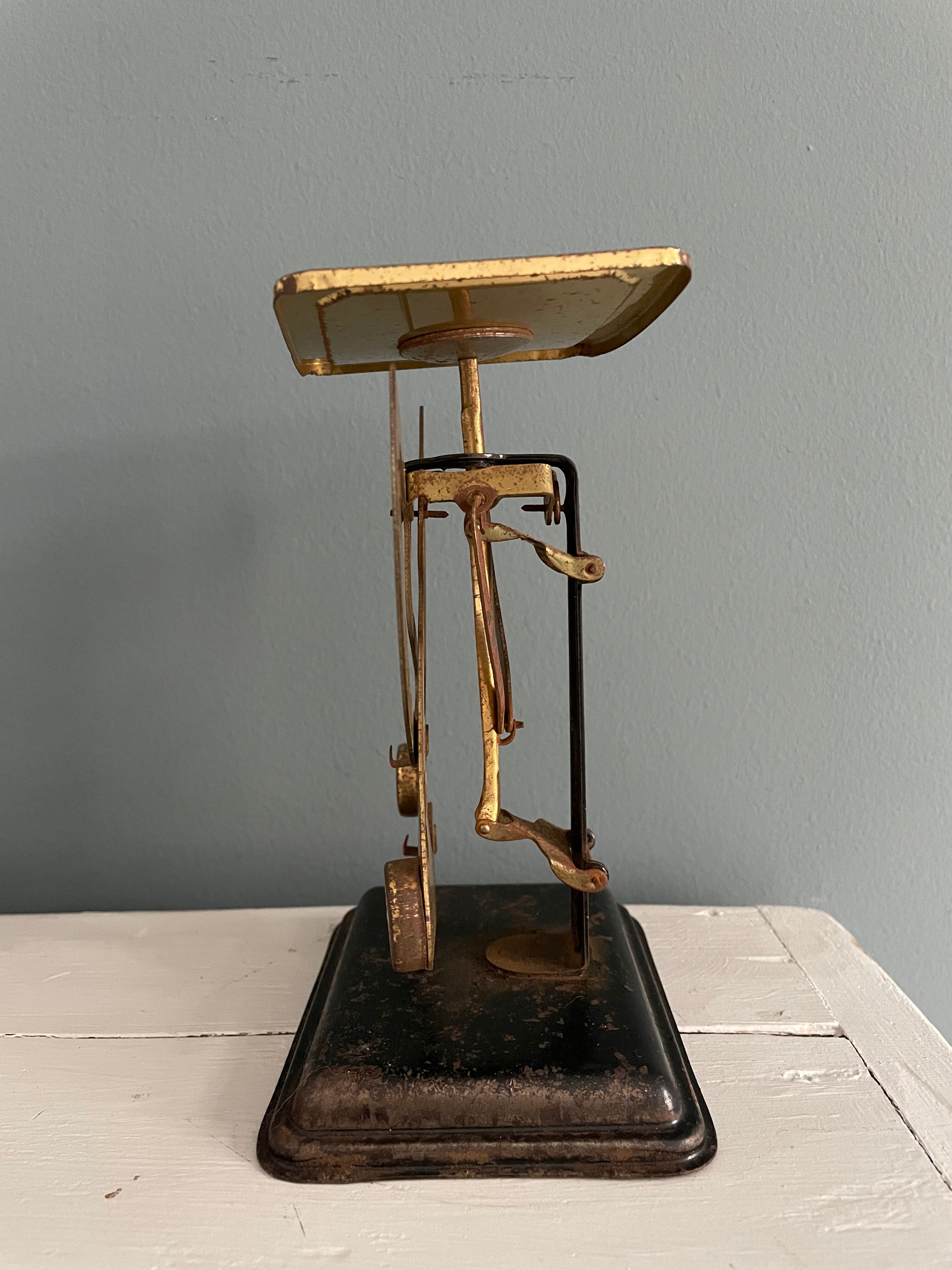 Letter scale 1900 Columbus Bilateral standing
