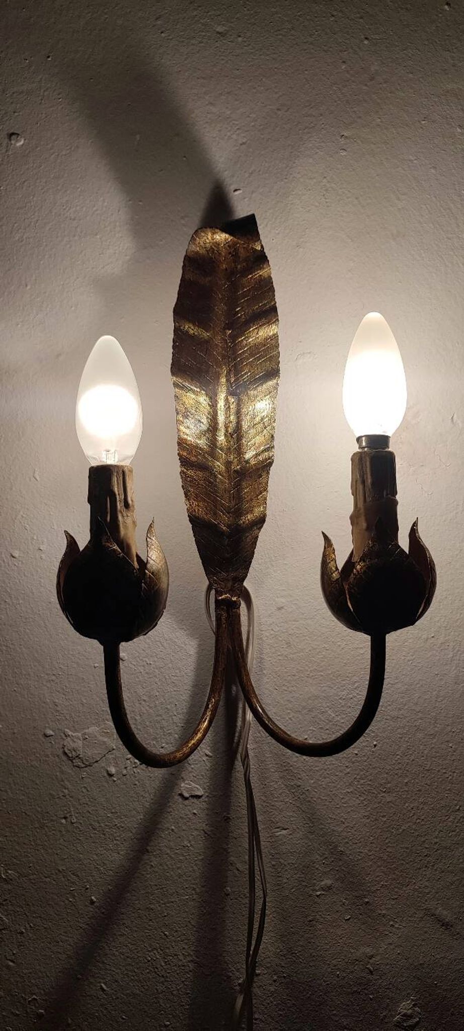 Applique de pared de hierro forjado et pan de oro. Espagne, années 1970.
