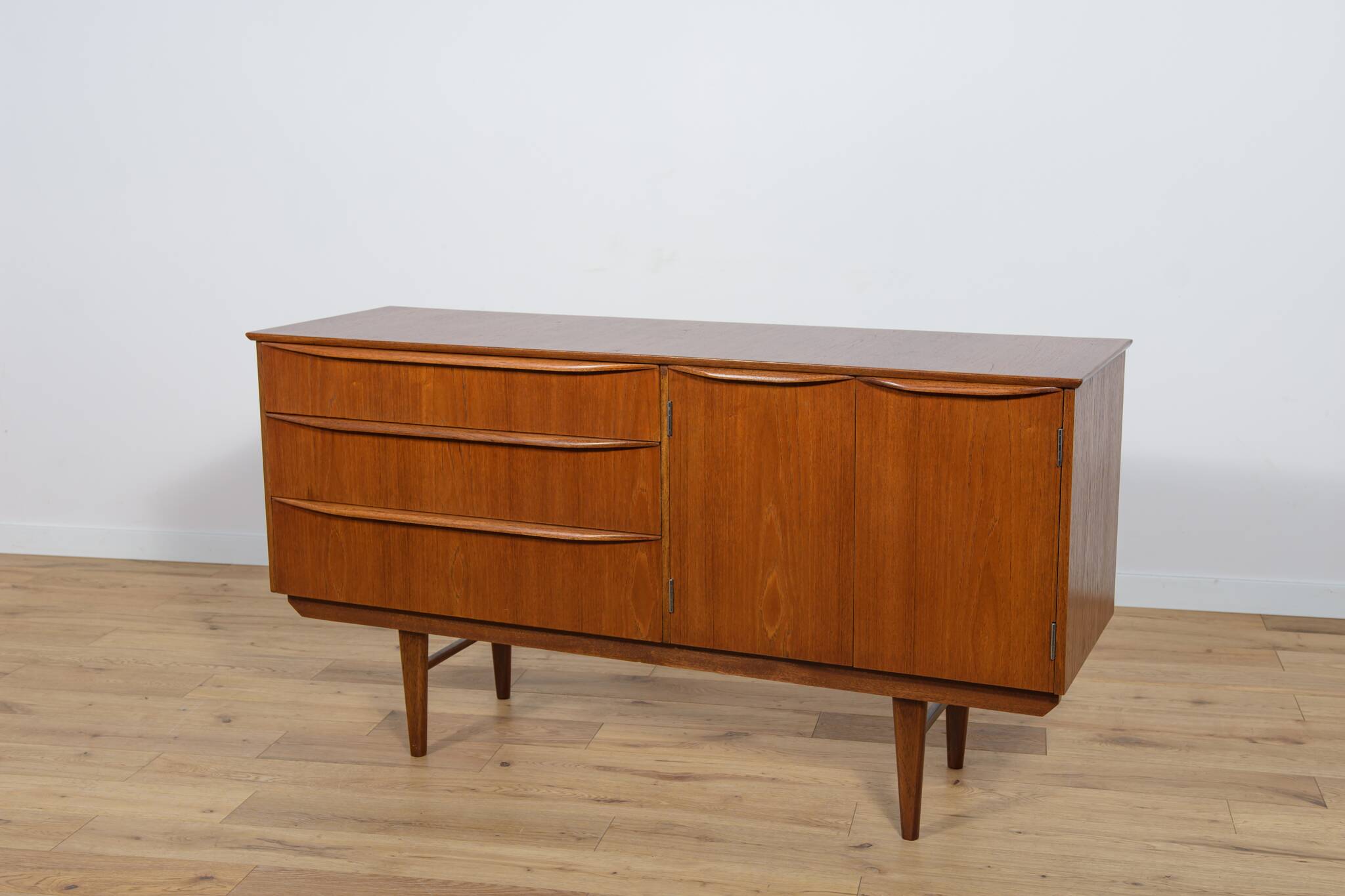 Small Mid-Century British Teak Sideboard, 1960s