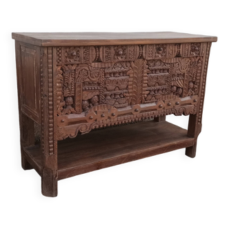Coffre haut ancien en bois